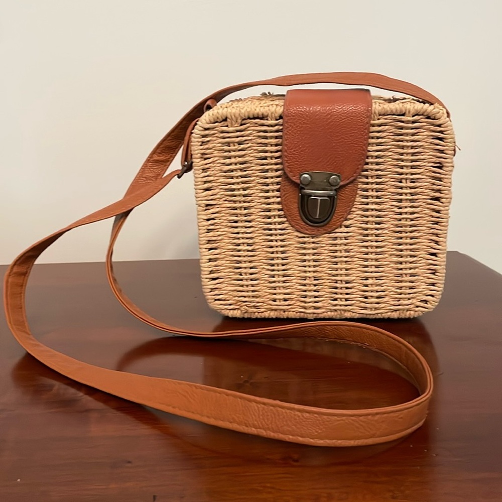 Woven purse